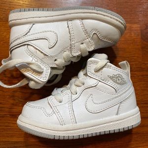 Nike Jordan AJ 1 Mid